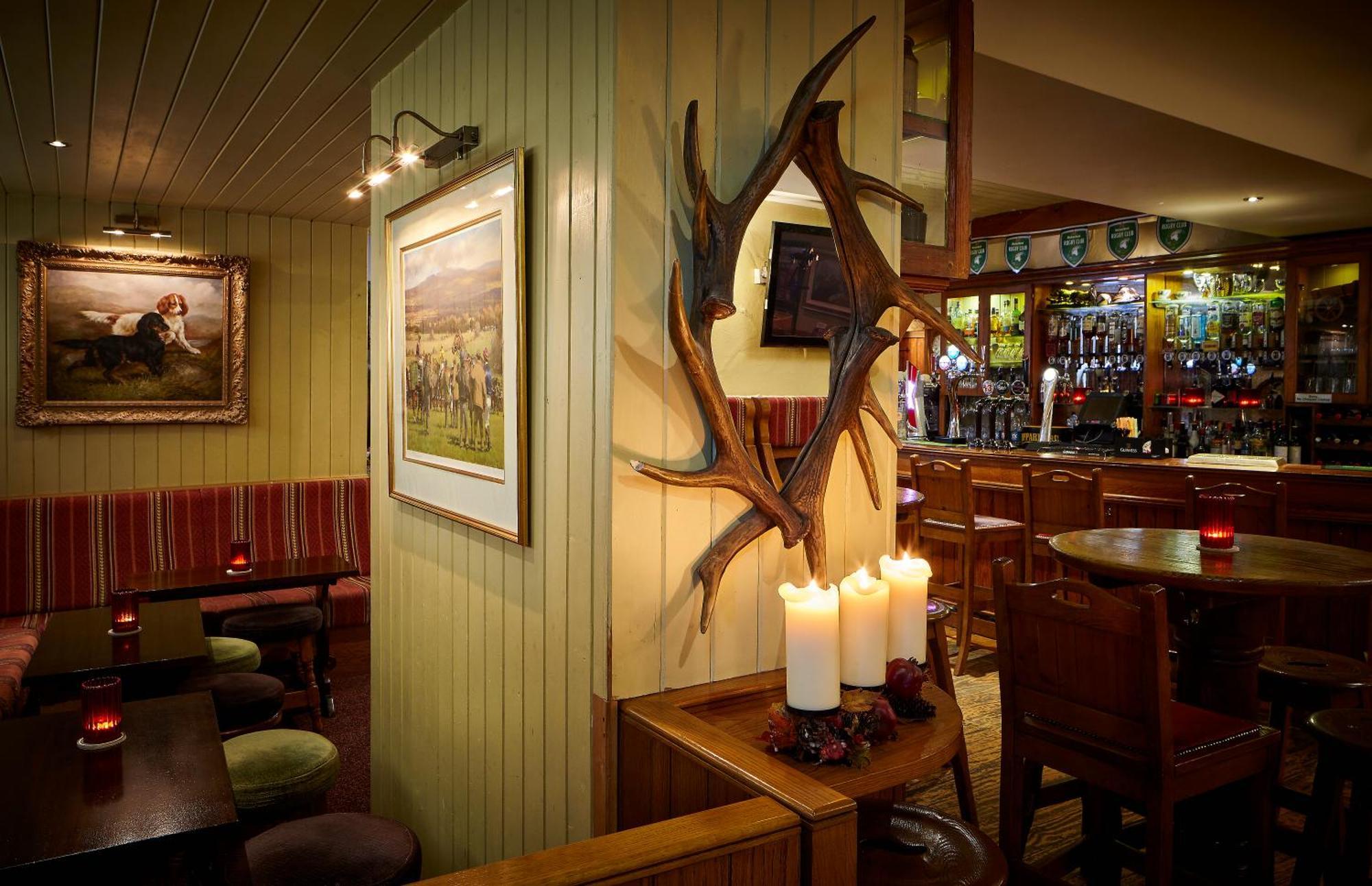 Horse & Hound Hotel Delgany Exterior photo