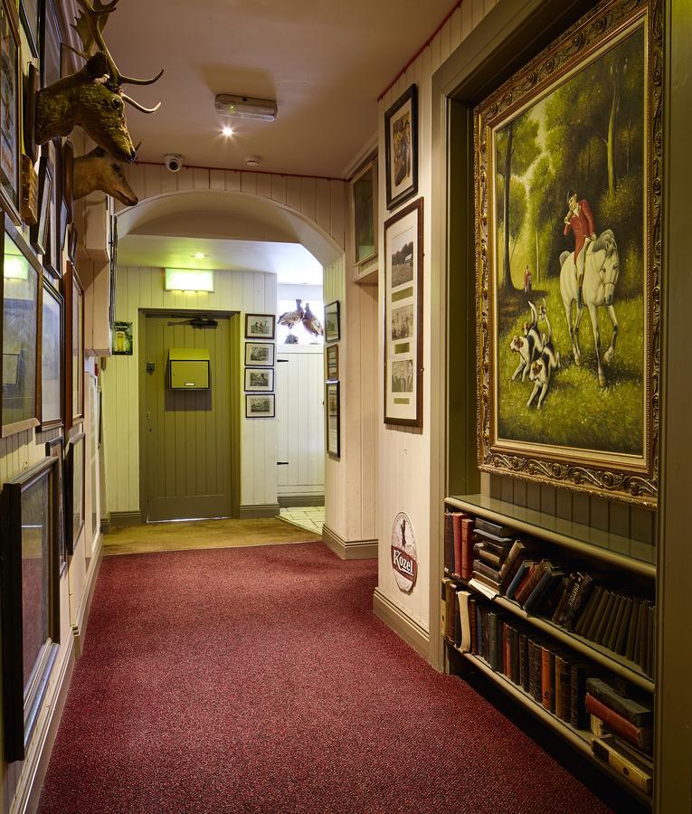 Horse & Hound Hotel Delgany Exterior photo