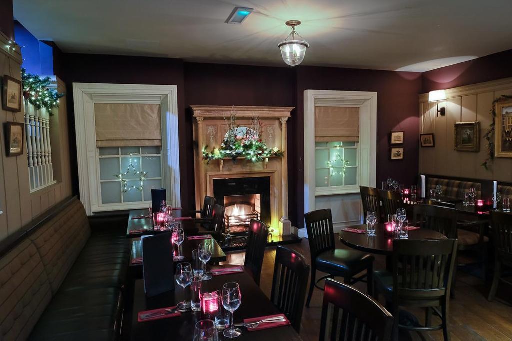Horse & Hound Hotel Delgany Exterior photo